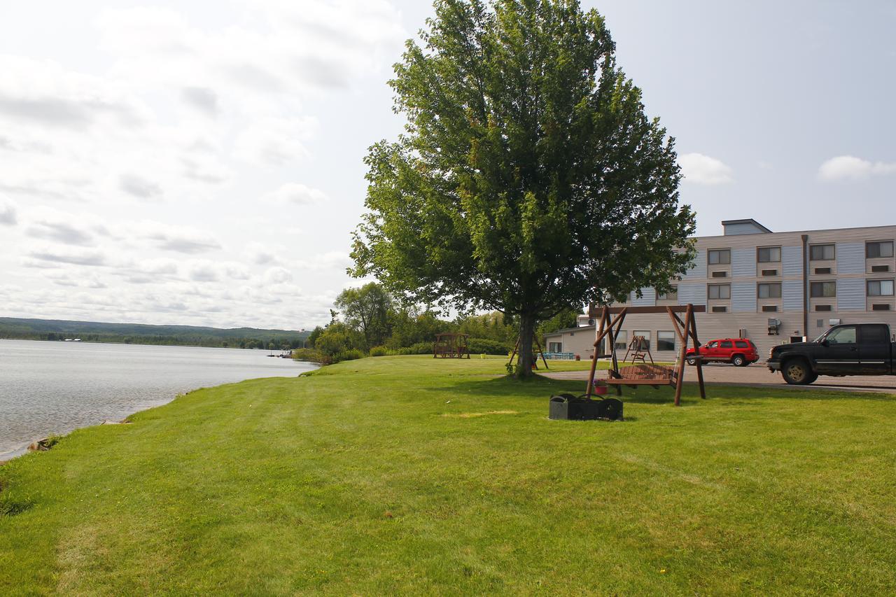 Baraga Lakeside Inn Exterior photo